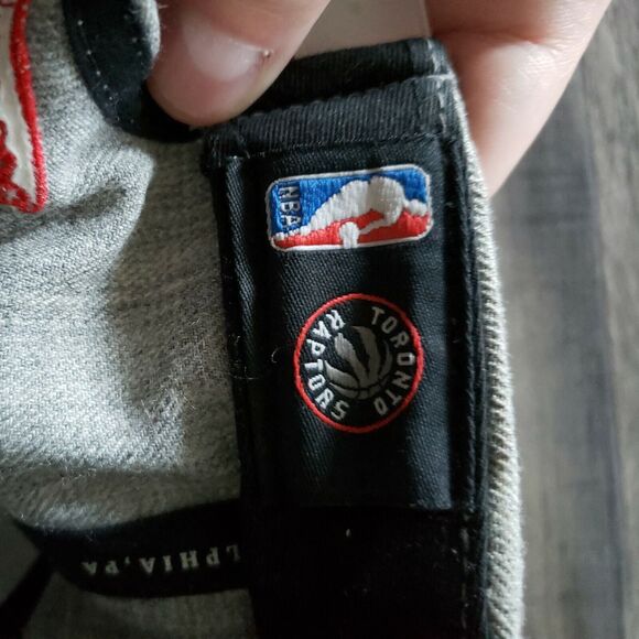 Mitchel & Ness Toronto Raptors Snapback great Condition - Picture 4 of 5